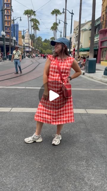 Reel cover from a sewing video about darts and homemade bias tape
